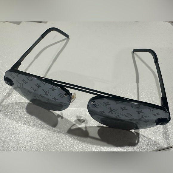 Louis Vuitton Unisex Checkered Black Sunglasses Men’s Women’s Shades LV - Picture 3 of 8